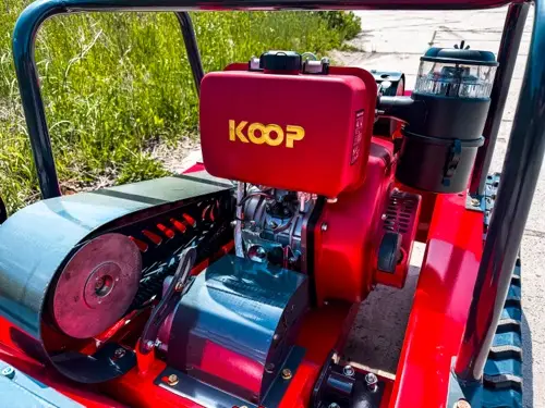Robot koszący HDM 100 cm — silnik KOOP napędzający wał bijakowy